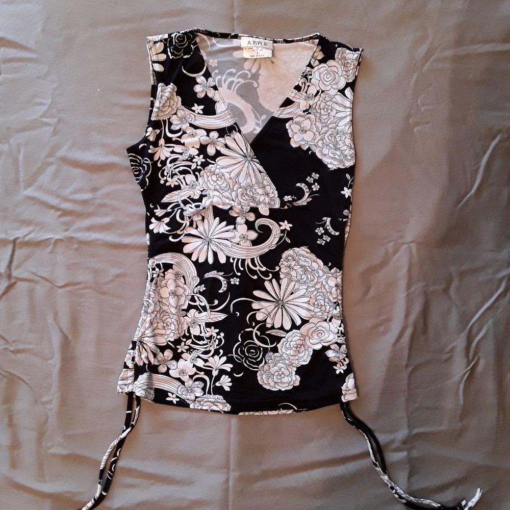 A. Byer Sleeveless Top Size Small
